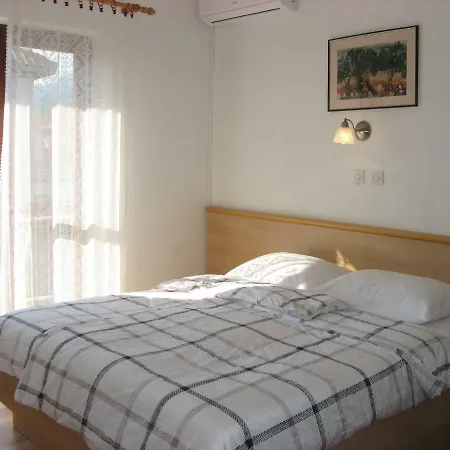 Apartments&Rooms Milka Starigrad Paklenica Exterior photo