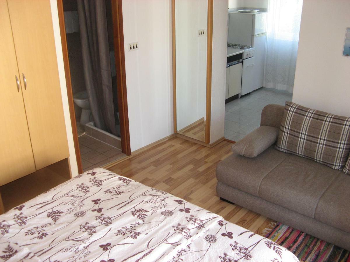 Apartment Apartments&rooms Milka *